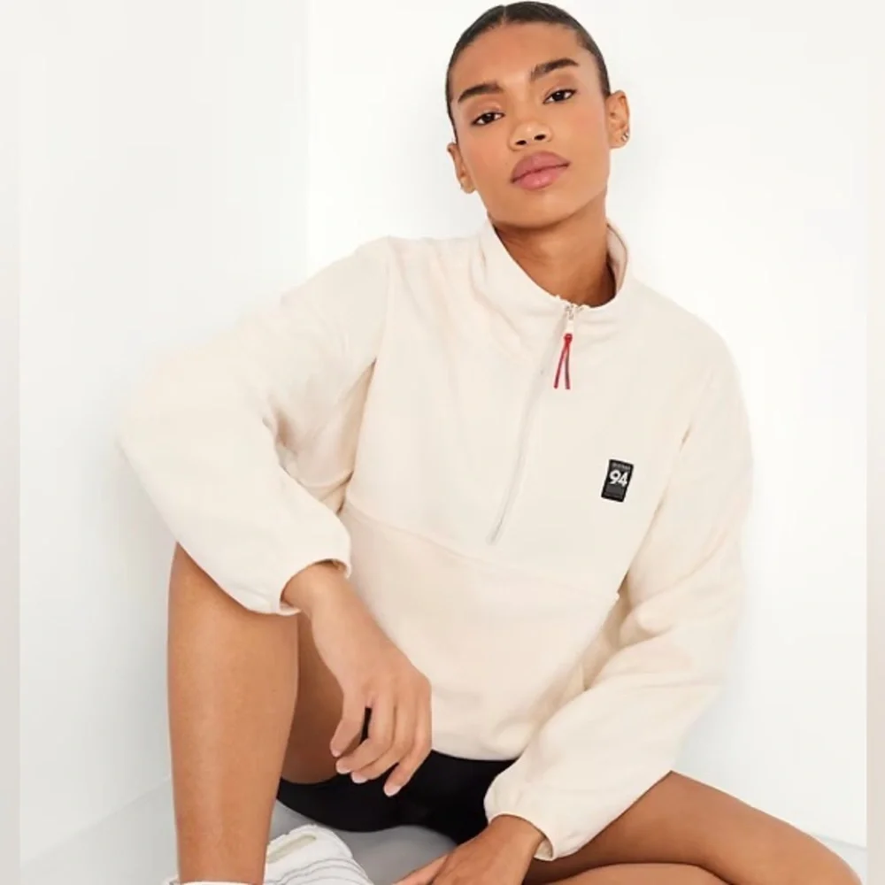 NWT! Old Navy Oversized Performance Microfleece Cropped Half Zip - Picture 3 of 6